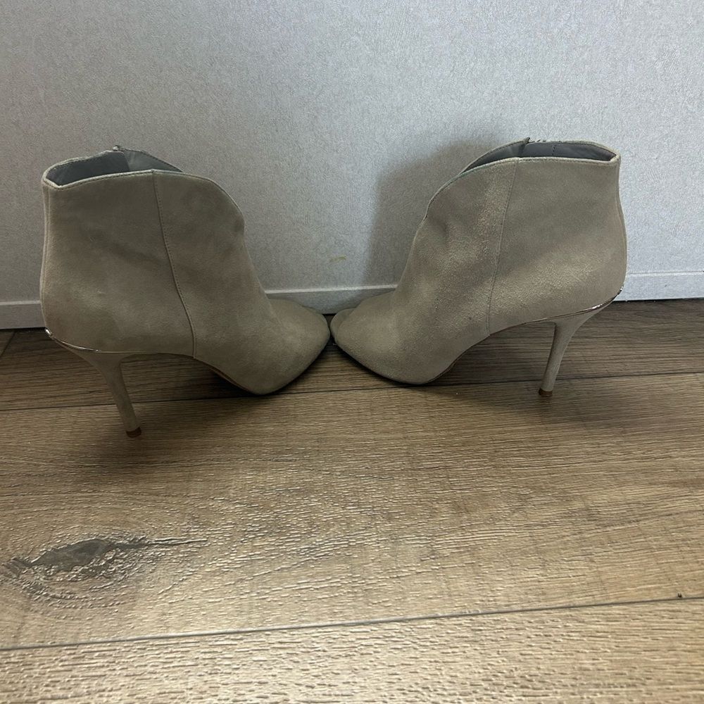 Michael Kors Suede Ankle Booties – Brown – Women’s Size 8.5 - Picture 2 of 5